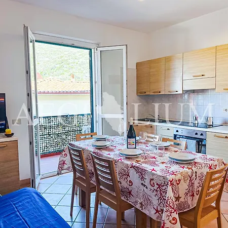 Apartment Lucia *